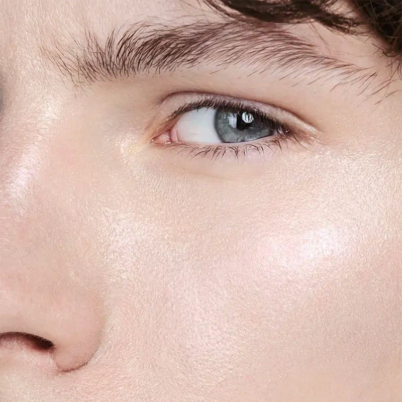 MADARA The One Luminous Perfecting Concealer - Image 2